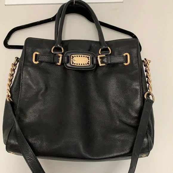 Michael Kors Hamilton Leather Purse with Gold Hardware - Picture 4 of 11